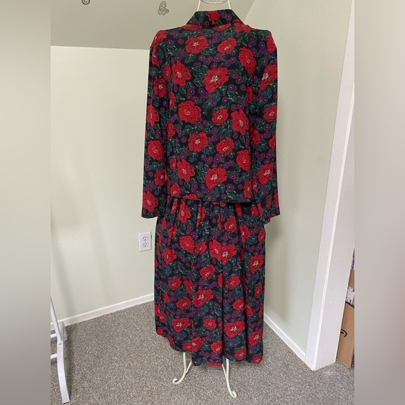 St. Michael at Marks & Spencer Vintage Floral Blazer and Skirt Set - Picture 2 of 16